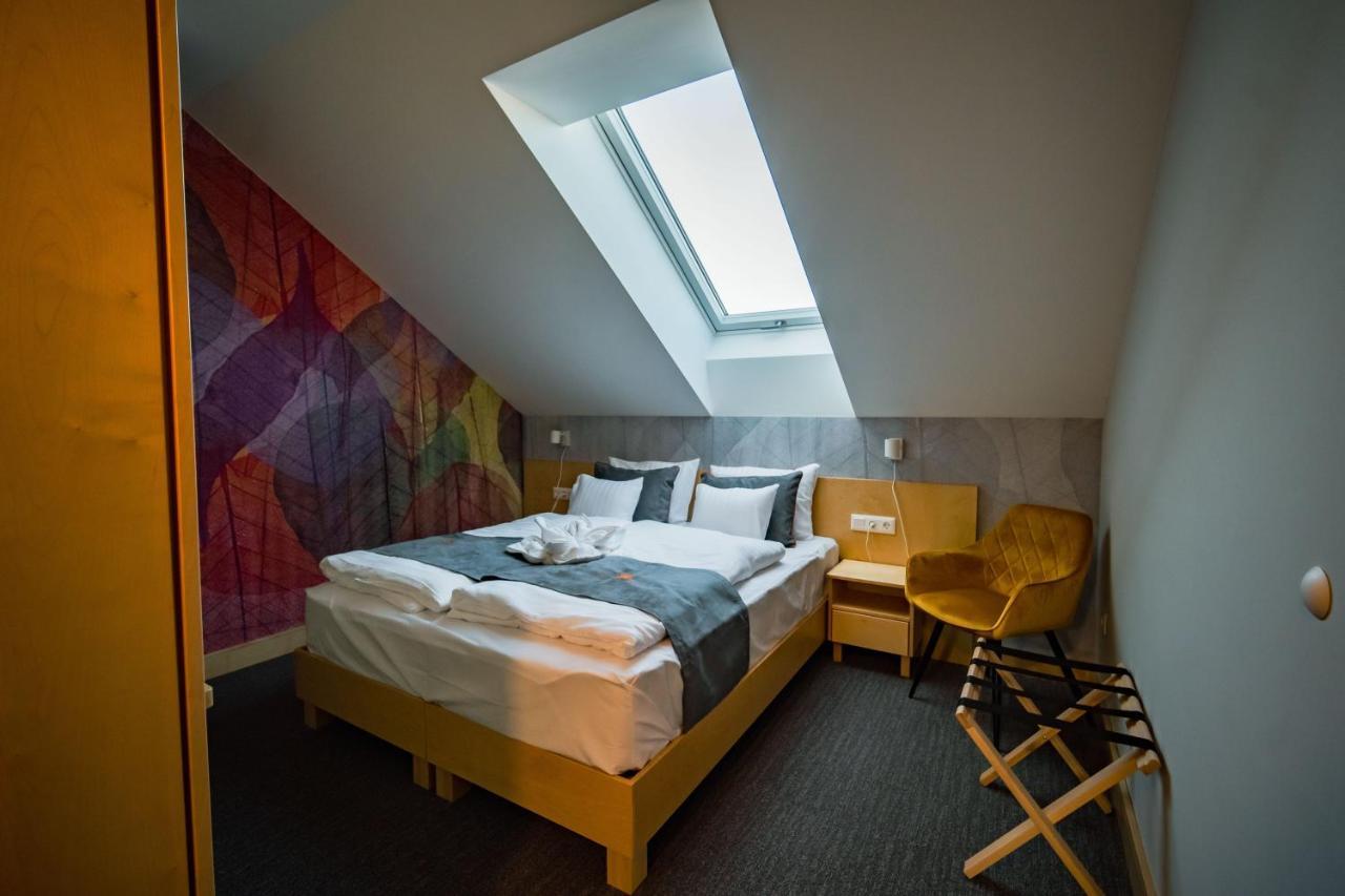 Eleven Business & Sport Hotel Jaszarokszallas Luaran gambar