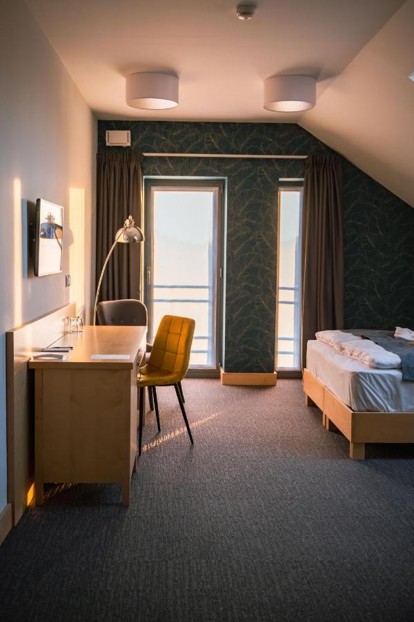 Eleven Business & Sport Hotel Jaszarokszallas Luaran gambar