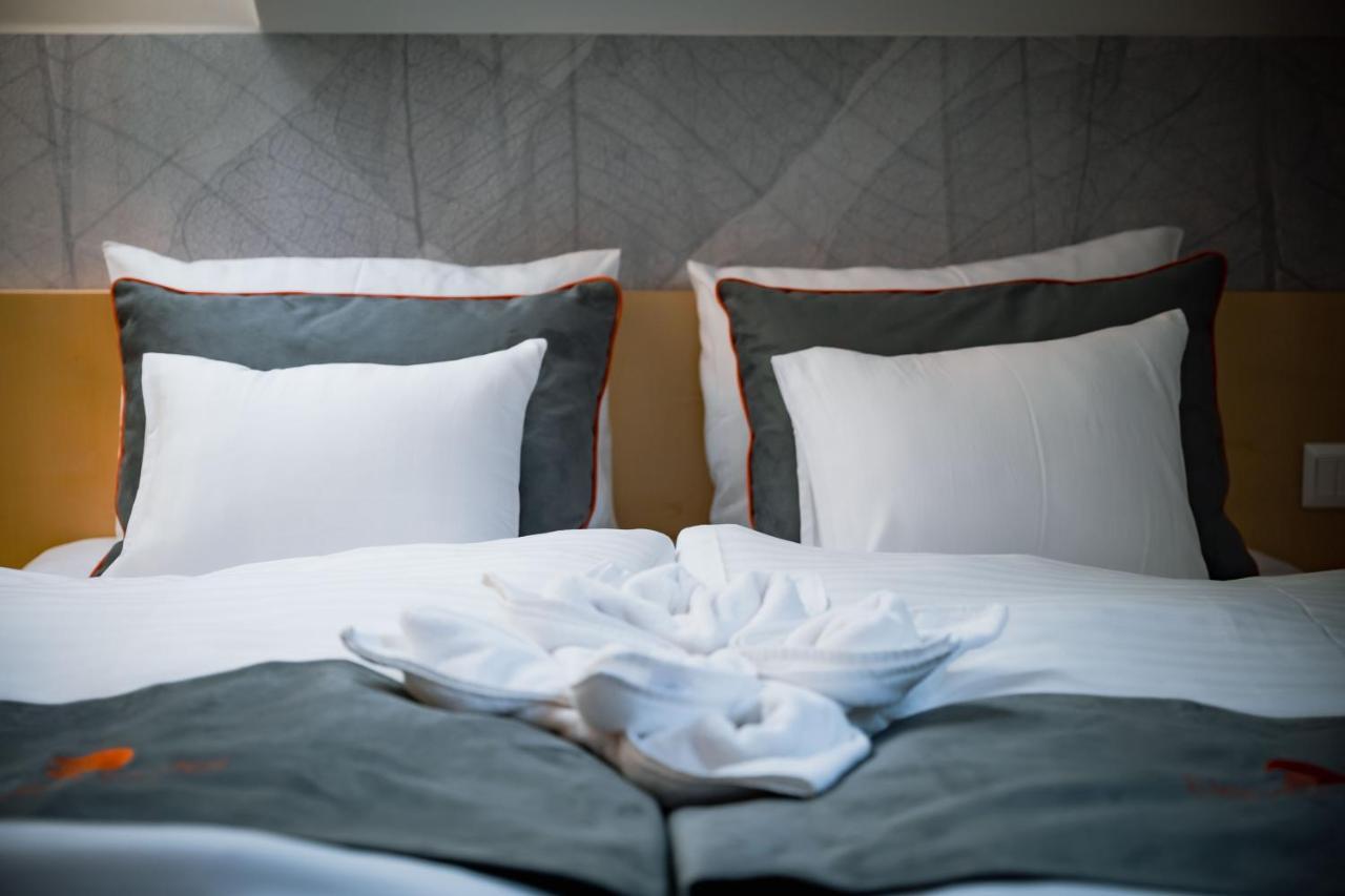 Eleven Business & Sport Hotel Jaszarokszallas Luaran gambar