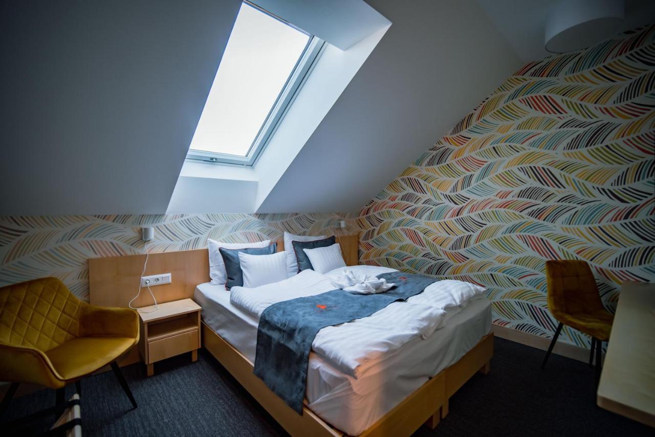 Eleven Business & Sport Hotel Jaszarokszallas Luaran gambar