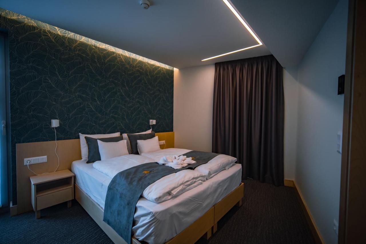 Eleven Business & Sport Hotel Jaszarokszallas Luaran gambar