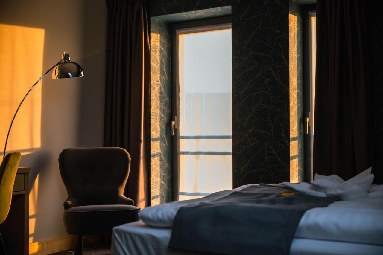Eleven Business & Sport Hotel Jaszarokszallas Luaran gambar