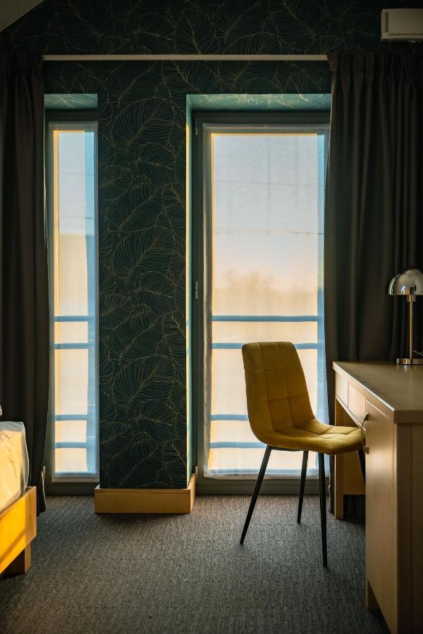 Eleven Business & Sport Hotel Jaszarokszallas Luaran gambar